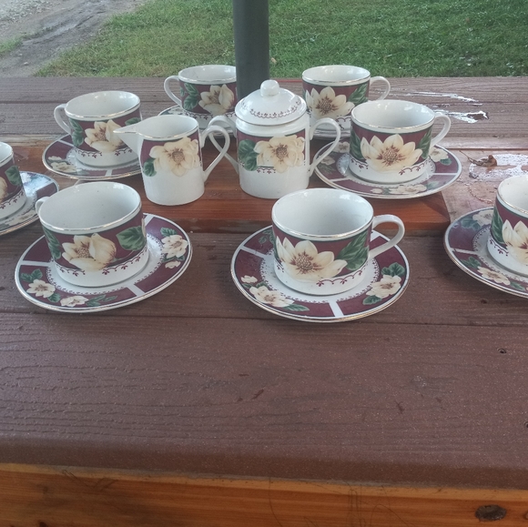 Sweet Magnolia China Set 48pc - Picture 4 of 4